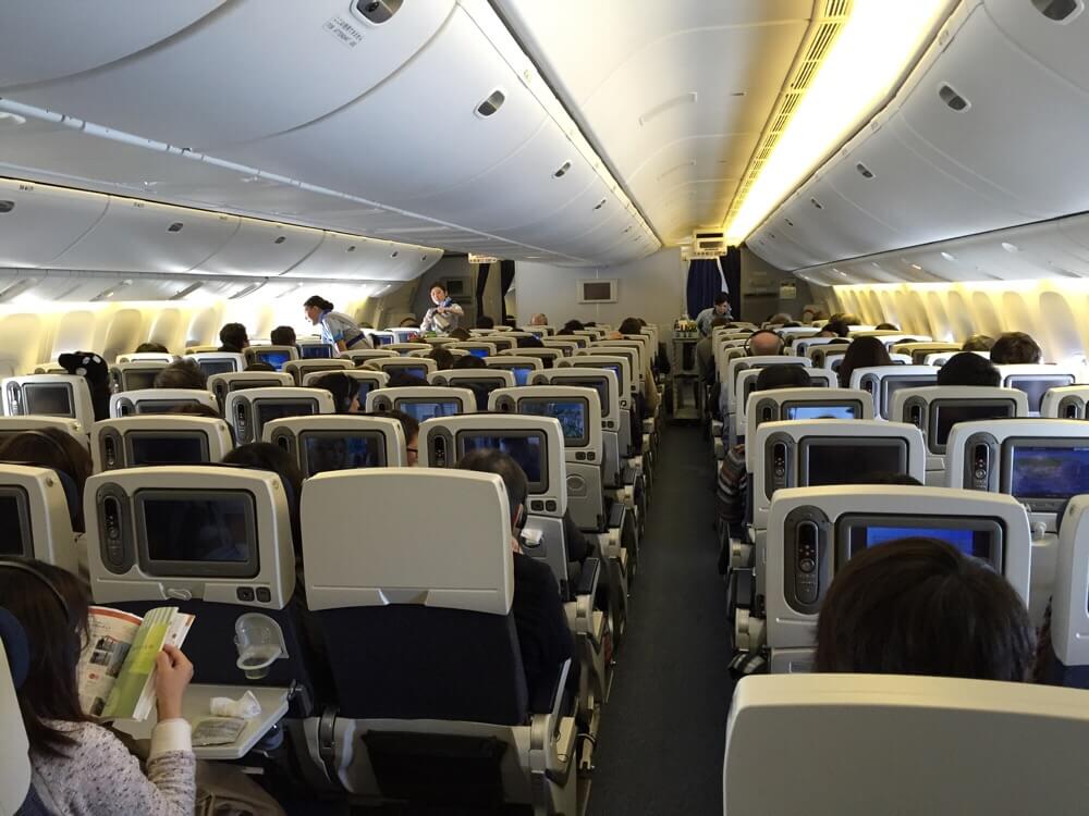 機内のオススメ座席はココ！長距離フライトでも快適に過ごす座席の選び方！！